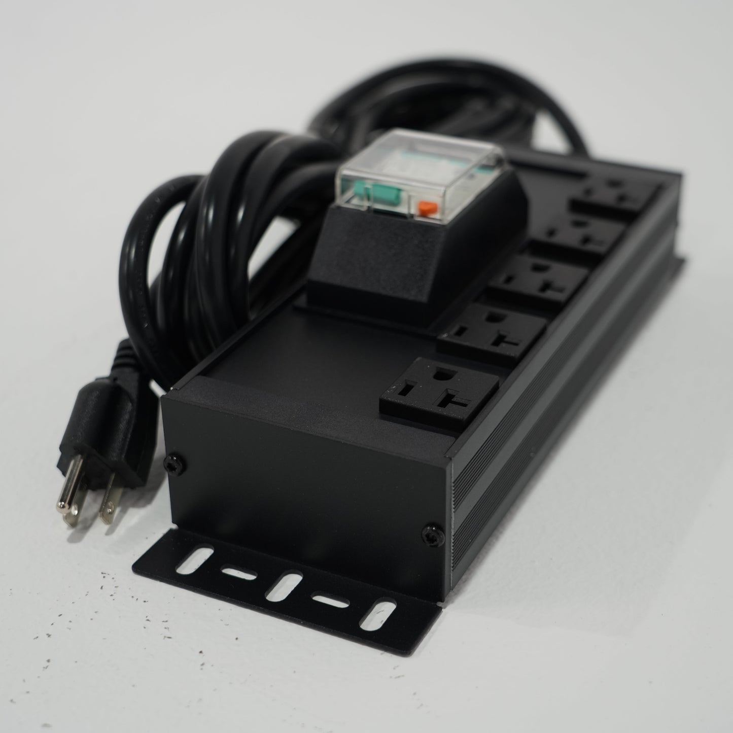 Deeptime High Quality Power Strip US Cabinet Socket Outlet Power Distribution with Switch & Overload Protection 220V